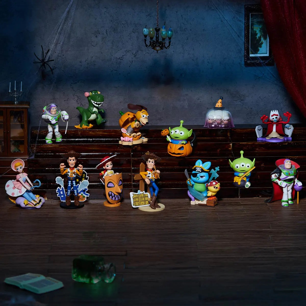 Pop Mart! Colaboraciones - Disney/Pixar Spooky Night Series Figures